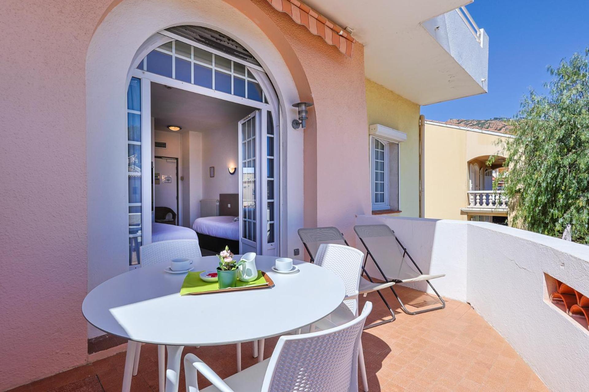 Logis L'esterella 3*