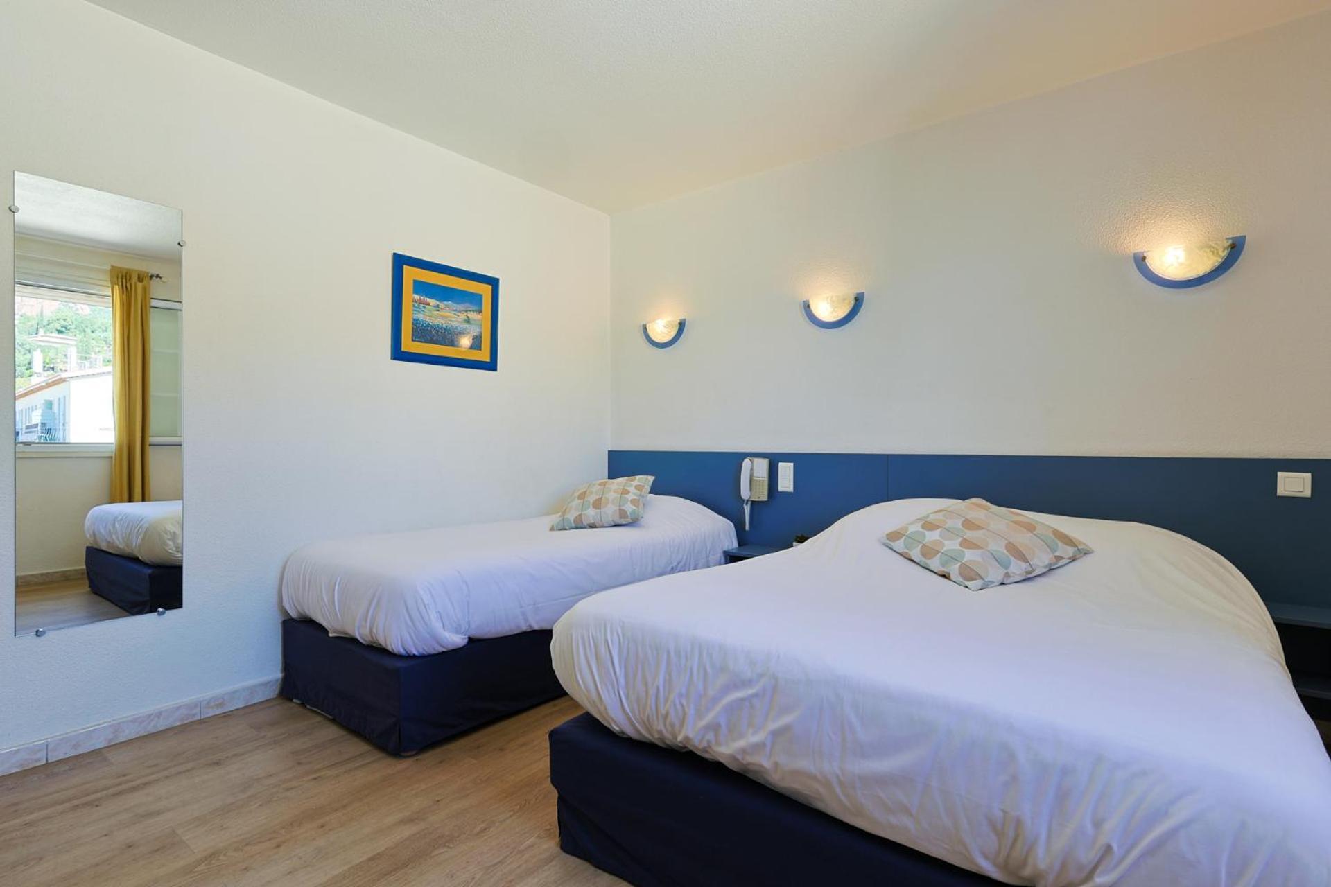 Logis L'esterella Hotel