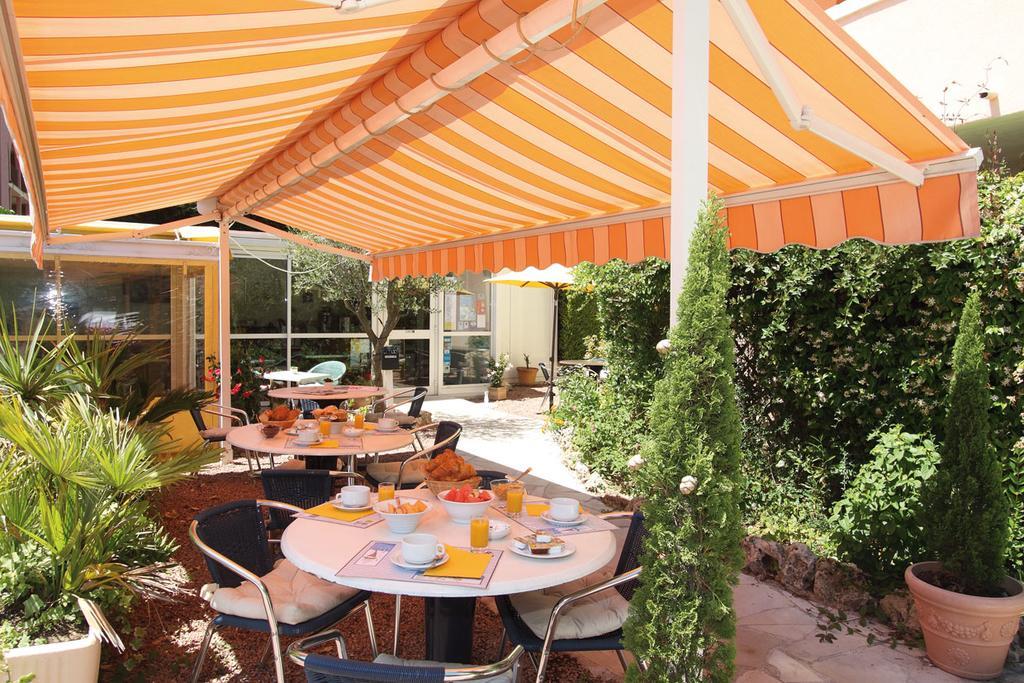 Logis L'esterella Hotel 3*
