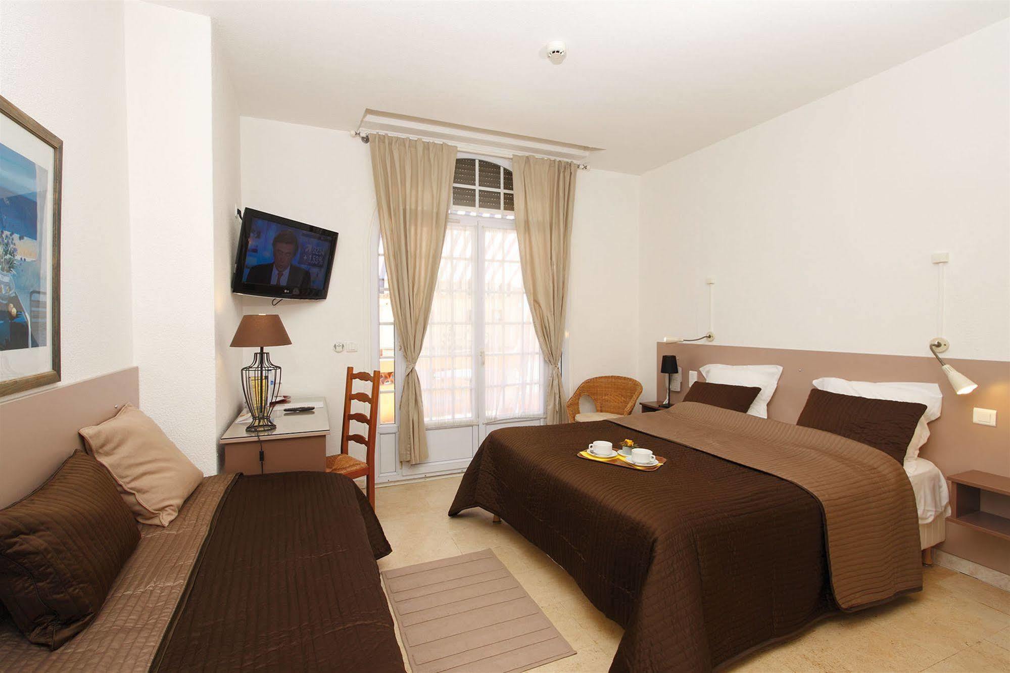 Hotel Logis L'esterella